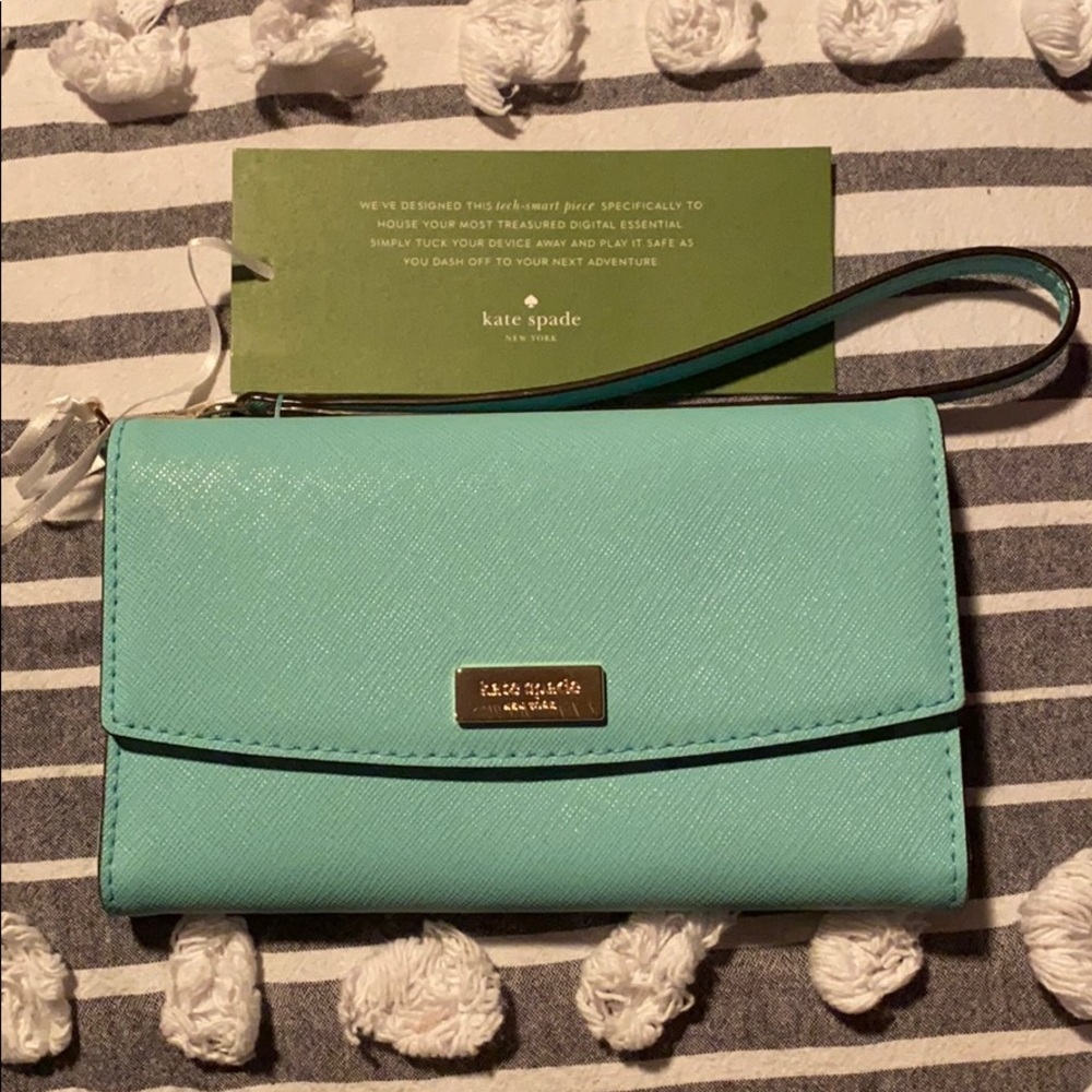 Kate spade wristlet with phone slot